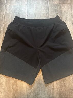 Lululemon Namaste at the Beach Shorts 8” Men’s Medium Black Lined Stretch Run